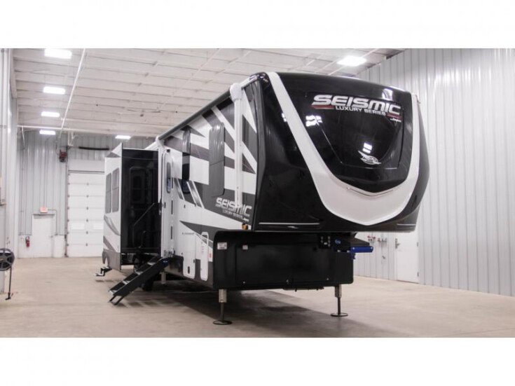 Thumbnail Photo undefined for 2023 JAYCO Seismic
